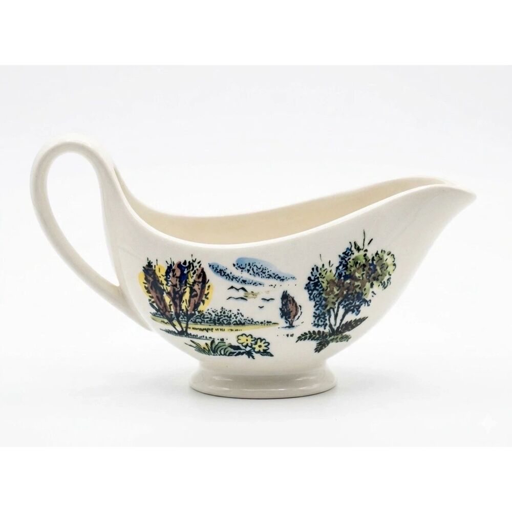 Faiencerie De Gien France Gravy Sauce Boat Dish country scene handpainted